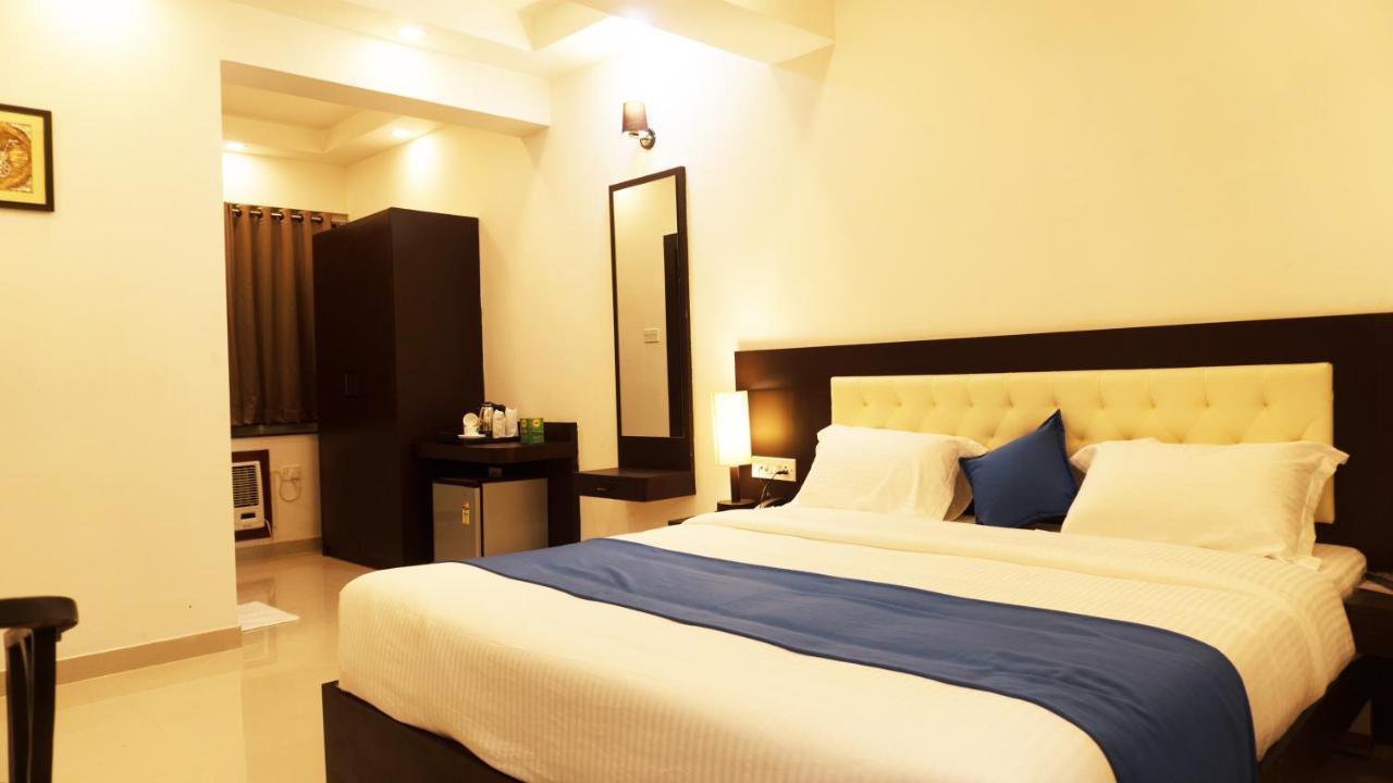 Hotel Max Inn Bhāgalpur Zewnętrze zdjęcie