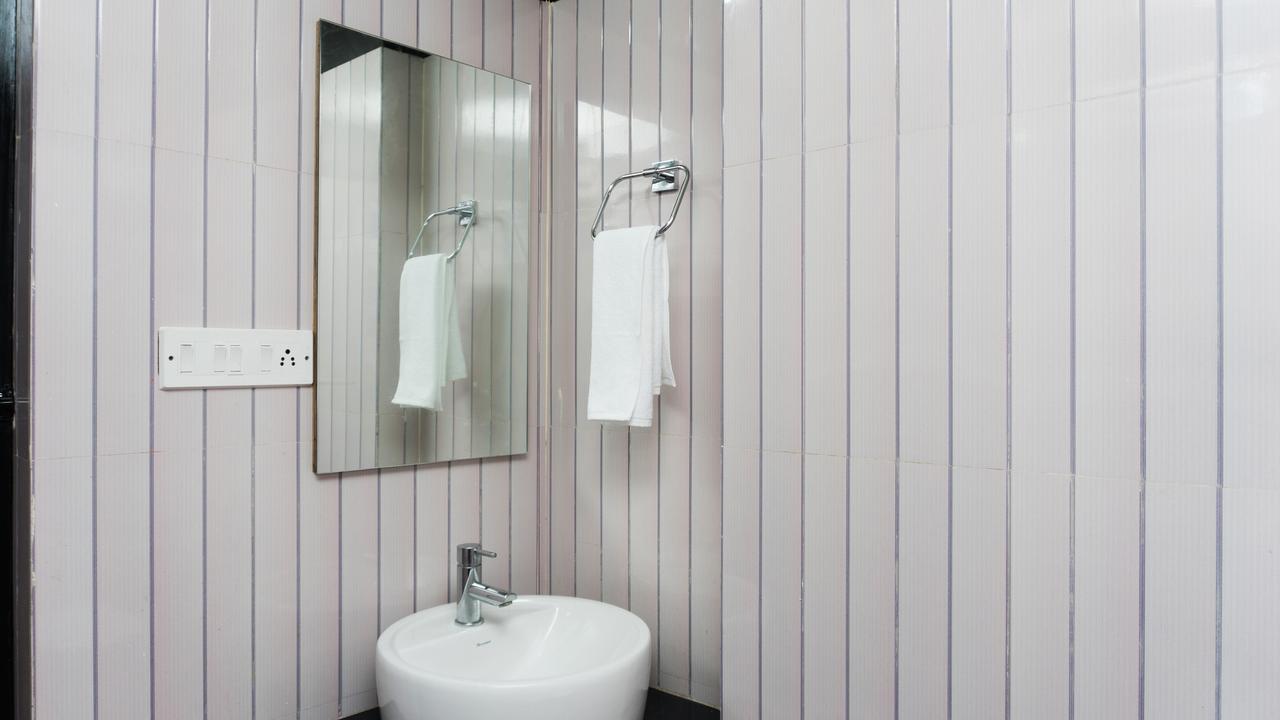 Hotel Max Inn Bhāgalpur Zewnętrze zdjęcie