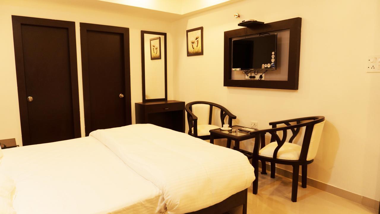 Hotel Max Inn Bhāgalpur Zewnętrze zdjęcie